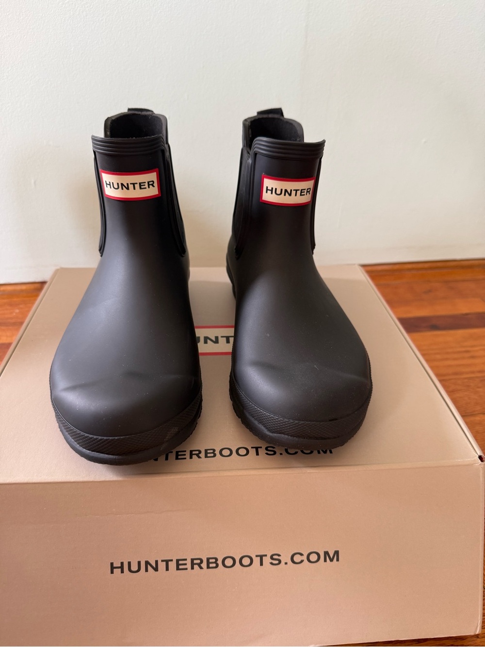 Hunter Black Women’s Chelsea Rain Boots NWT